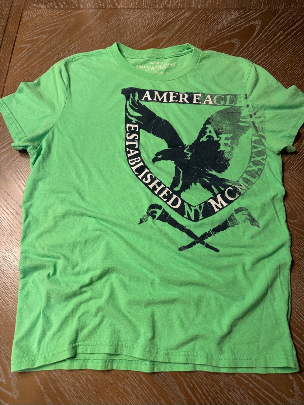 American Eagle Outfitters Bright Green Short-Sleeve Graphic Tee